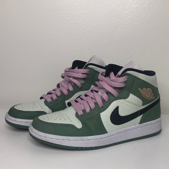 2021 AIR JORDAN 1 MID SE 'DUTCH GREEN' SNEAKERS (stained) - Picture 1 of 5